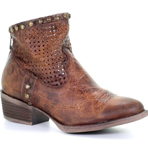 Circle G by Corral Ankle Boots, Honey Cut Out & Studs, Perforated Booties sz 7.5 - Picture 1 of 8